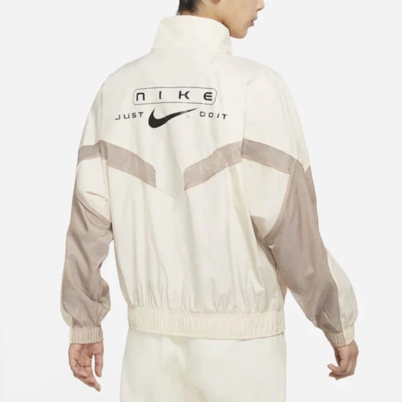 Original Nike Windbreaker | Vintage Nike Sportswear Running Jacket Khaki - Picture 3 of 8